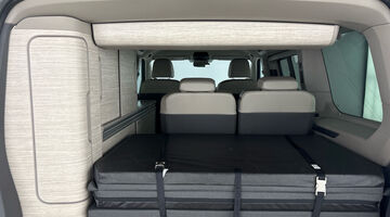 2025 Volkswagen 2.0 TDI Ocean 5-door DSG (Grey) - Image: 30