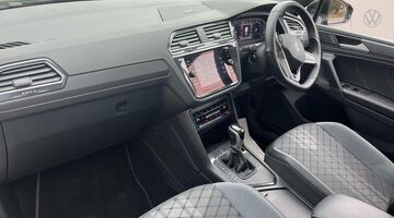 2023 Volkswagen TSI R-Line Edition DSG Euro 6 5-door (Black) - Image: 2