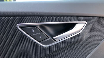 2025 Audi 1.0 TFSI 30 S line Euro 6 5-door (White) - Image: 22
