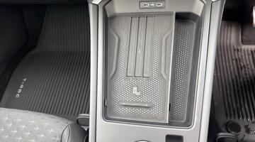 2026 Volkswagen ETSI MHEV R-Line DSG Euro 6 5-door (Black) - Image: 24