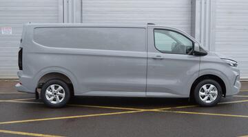 2026 Ford 340 71kWh Limited Auto L2 H1 5-door (Grey) - Image: 7