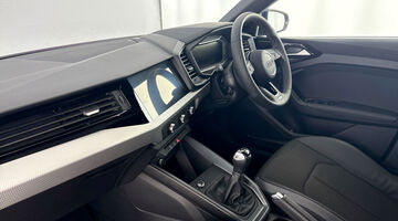 2025 Audi 1.0 TFSI 25 S line Sportback Euro 6 5-door (Blue) - Image: 2