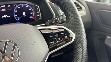 2023 Volkswagen TSI R-Line Edition DSG Euro 6 5-door (Grey) - Image: 30