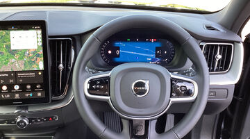 2026 Volvo 2.0 B5 MHEV Plus Black Edition Auto Euro 6 5-door (Black) - Image: 13