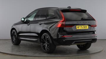 2025 Volvo 2.0 B5 MHEV Plus Black Edition Auto Euro 6 5-door (Black) - Image: 3