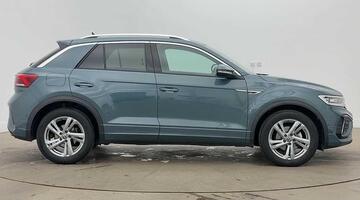 2025 Volkswagen TSI R-Line Euro 6 5-door (Unlisted) - Image: 4