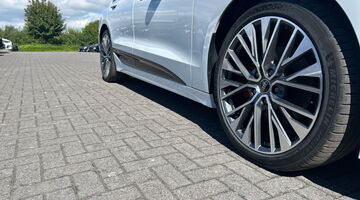 2025 Audi Avant Edition 1 e-tron 210,00 kW (White) - Image: 18