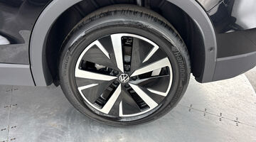 2026 Volkswagen ETSI MHEV Match DSG Euro 6 5-door (Black) - Image: 33
