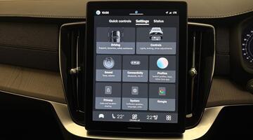 2025 Volvo 2.0 T8 18.8kWh Ultra Dark Auto 4WD Euro 6 5-door (Black) - Image: 35