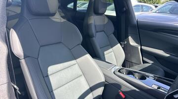 2026 Audi 105kWh Auto quattro 4-door (Grey) - Image: 16