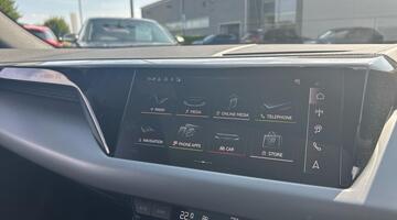 2026 Audi 105kWh Auto quattro 4-door (Grey) - Image: 7
