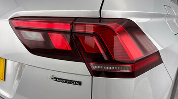 2022 Volkswagen 2.0 TSI R-Line DSG 4Motion Euro 6 5-door (Silver) - Image: 30