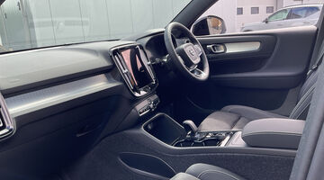 2026 Volvo 2.0 B3 MHEV Ultra Black Edition DCT Auto Euro 6 5-door (White) - Image: 2