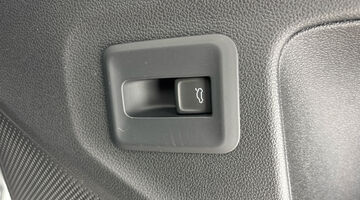 2026 Volkswagen ETSI MHEV R-Line DSG Euro 6 5-door (Grey) - Image: 21
