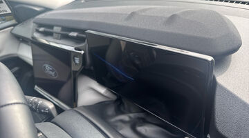 2026 Ford Standard Range 43kWh Premium Auto 5-door (Yellow) - Image: 28