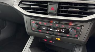 2026 SEAT 1.0 TSI FR First Edition DSG Euro 6 5-door (Multicolour) - Image: 25