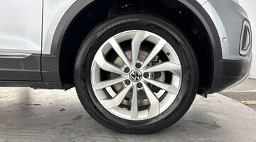 2025 Volkswagen TSI Style Euro 6 5-door (Silver) - Image: 5