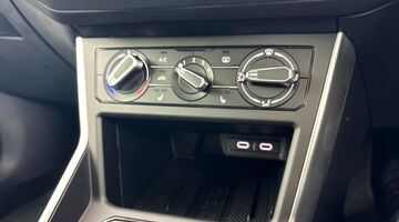 2026 Volkswagen 1.0 TSI Match Euro 6 5-door (Grey) - Image: 26