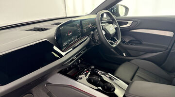 2025 Audi 2.0 TFSI S line S Tronic Euro 6 5-door (Blue) - Image: 2