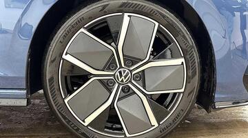 2026 Volkswagen 2.0 TDI Black Edition DSG Euro 6 5-door (Blue) - Image: 5
