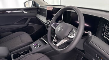 2026 Volkswagen ETSI MHEV Match DSG Euro 6 5-door (Silver) - Image: 6