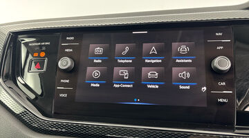 2024 Volkswagen 1.0 TSI Life Euro 6 5-door (Black) - Image: 19