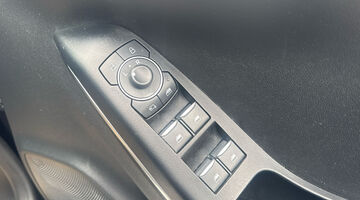 2023 Ford 1.0T EcoBoost MHEV ST-Line Vignale Euro 6 5-door (Black) - Image: 25