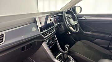 2023 Volkswagen 1.0 TSI Style Euro 6 5-door (Black) - Image: 2