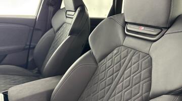 2026 Audi Q6 SUV Black Edition e-tron quattro 315,00 kW (Blue) - Image: 35