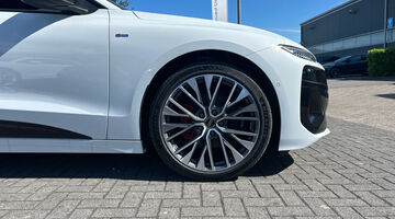 2025 Audi Avant Edition 1 e-tron 210,00 kW (White) - Image: 5