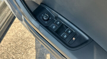 2026 Audi 1.0 TFSI 30 S line Sportback S Tronic Euro 6 5-door (Black) - Image: 12