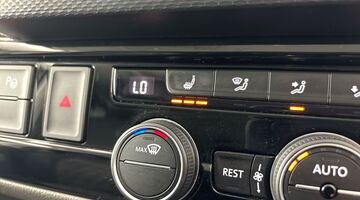 2022 Volkswagen 2.0 BiTDI Ocean DSG Euro 6 4-door (Grey) - Image: 13