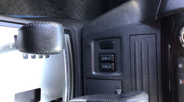 2016 Mitsubishi DI-DC Barbarian Auto 4WD Euro 6 3-door SWB (Silver) - Image: 36