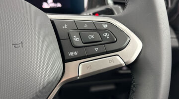 2026 Volkswagen 2.0 TDI Match DSG Euro 6 5-door (Red) - Image: 24