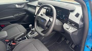 2026 Ford 1.0T EcoBoost MHEV Titanium Euro 6 5-door (Blue) - Image: 6