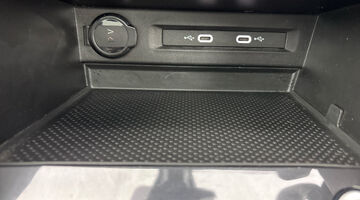 2023 Volkswagen 2.0 TDI R-Line DSG 4Motion Euro 6 5-door (Black) - Image: 17