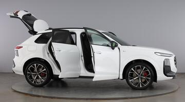 2026 Audi 2.0 TFSI Edition 1 S Tronic quattro Euro 6 5-door (White) - Image: 10