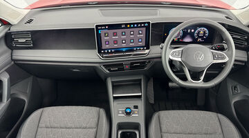 2026 Volkswagen ETSI MHEV Match DSG Euro 6 5-door (Red) - Image: 9