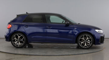 2025 Audi 1.0 TFSI 30 Black Edition Sportback S Tronic Euro 6 5-door (Blue) - Image: 4