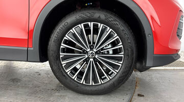 2026 Volkswagen ETSI MHEV Match DSG Euro 6 5-door (Red) - Image: 5