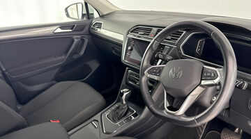 2023 Volkswagen TSI Life DSG Euro 6 5-door (White) - Image: 6