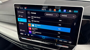 2025 Volkswagen TSI eHybrid 19.7kWh Match DSG Euro 6 5-door (Black) - Image: 15
