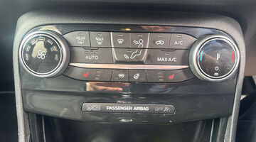 2023 Ford 1.0T EcoBoost MHEV ST-Line Vignale Euro 6 5-door (Black) - Image: 30