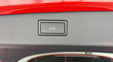 2026 Volkswagen 2.0 TDI Match DSG Euro 6 5-door (Red) - Image: 34