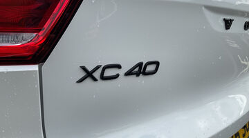 2026 Volvo 2.0 B3 MHEV Ultra Black Edition DCT Auto Euro 6 5-door (White) - Image: 29