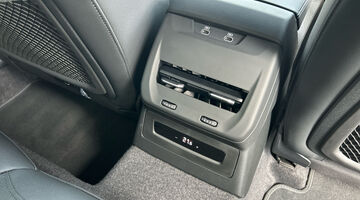 2025 Audi 2.0 TFSI Edition 1 Saloon S Tronic Euro 6 5-door (Red) - Image: 9