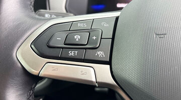 2025 Volkswagen 1.0 TSI Match DSG Euro 6 5-door (Blue) - Image: 25