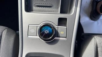 2026 Volkswagen New Life 1.5 eTSI 116 PS 7-speed DSG 5-door (Red) - Image: 9