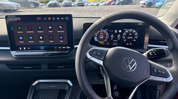 2026 Volkswagen New Life 1.5 eTSI 116 PS 7-speed DSG 5-door (Red) - Image: 8