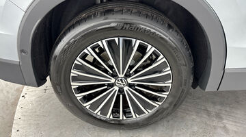 2026 Volkswagen ETSI MHEV Match DSG Euro 6 5-door (Silver) - Image: 29